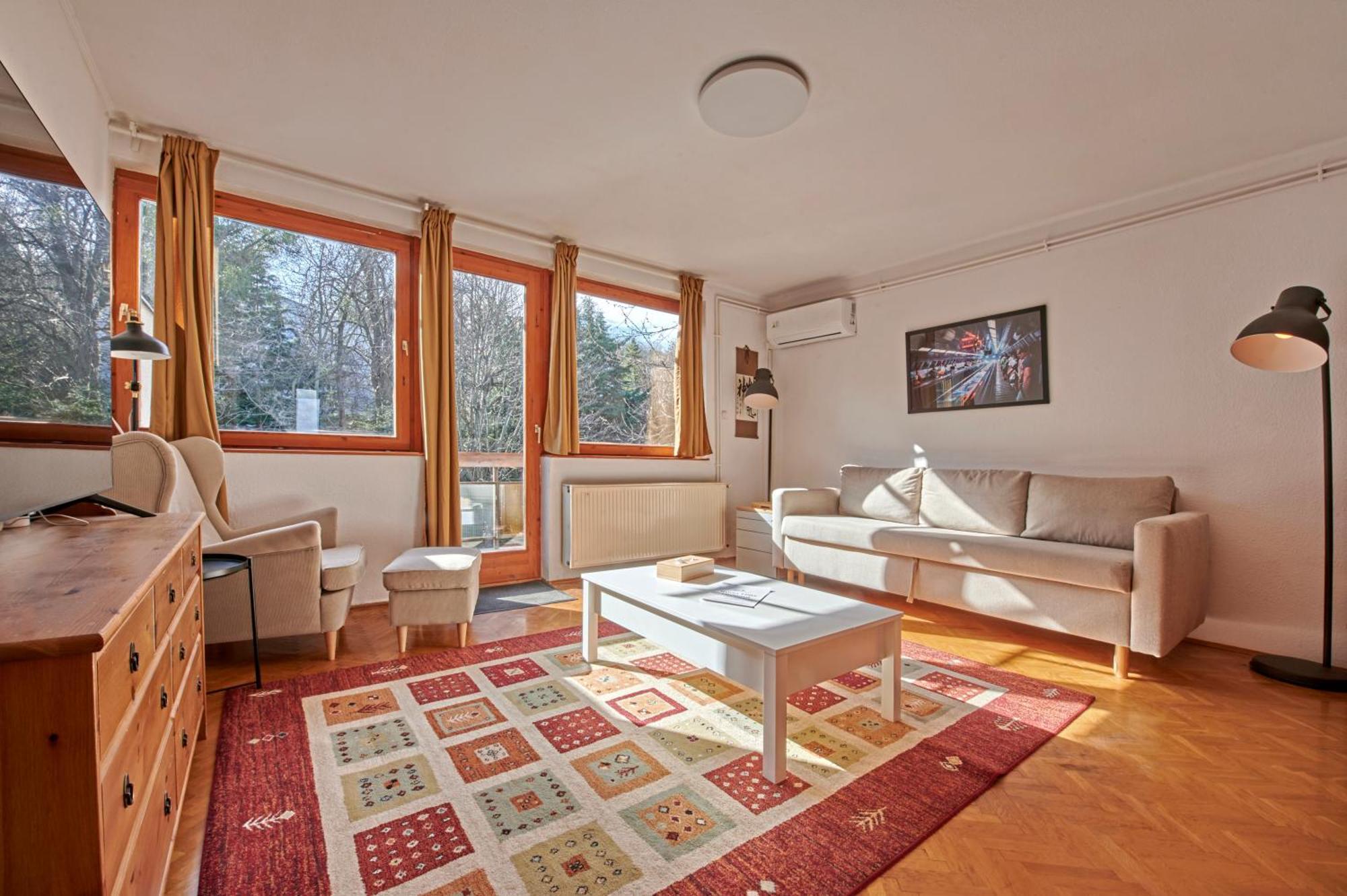 Апартаменты Buda Hills Hideout *